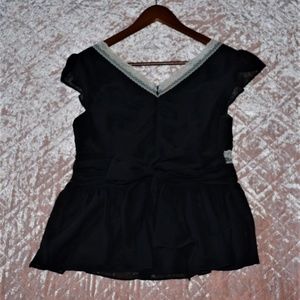 Liz Claiborne Tops - Liz Claiborne Shirt Size 6 Black Ivory Lace Liz Claiborne Tops - Liz Claiborne Shirt Size 6 Black Ivory Lace